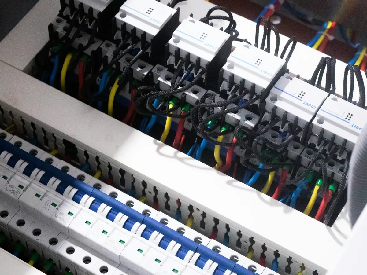 Circuit breakers and wiring inside an open switchboard